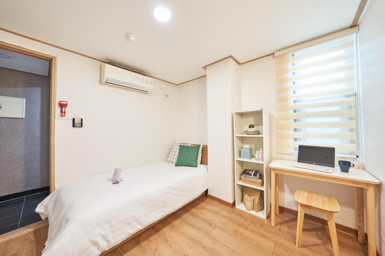 K'Stay Sinchon Seoul Exteriör bild